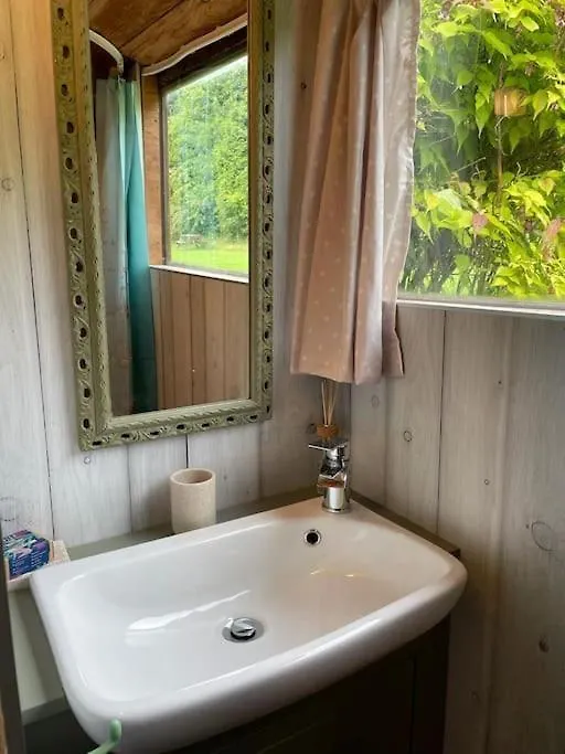 Chalet The Cabin At Shambala- Now With Sauna Available To Book! Whitby
